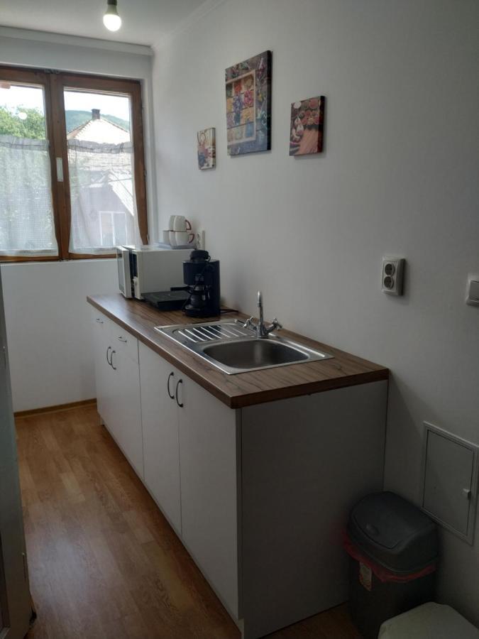Kalmi Vendeghaz Hotel Corund  Zewnętrze zdjęcie