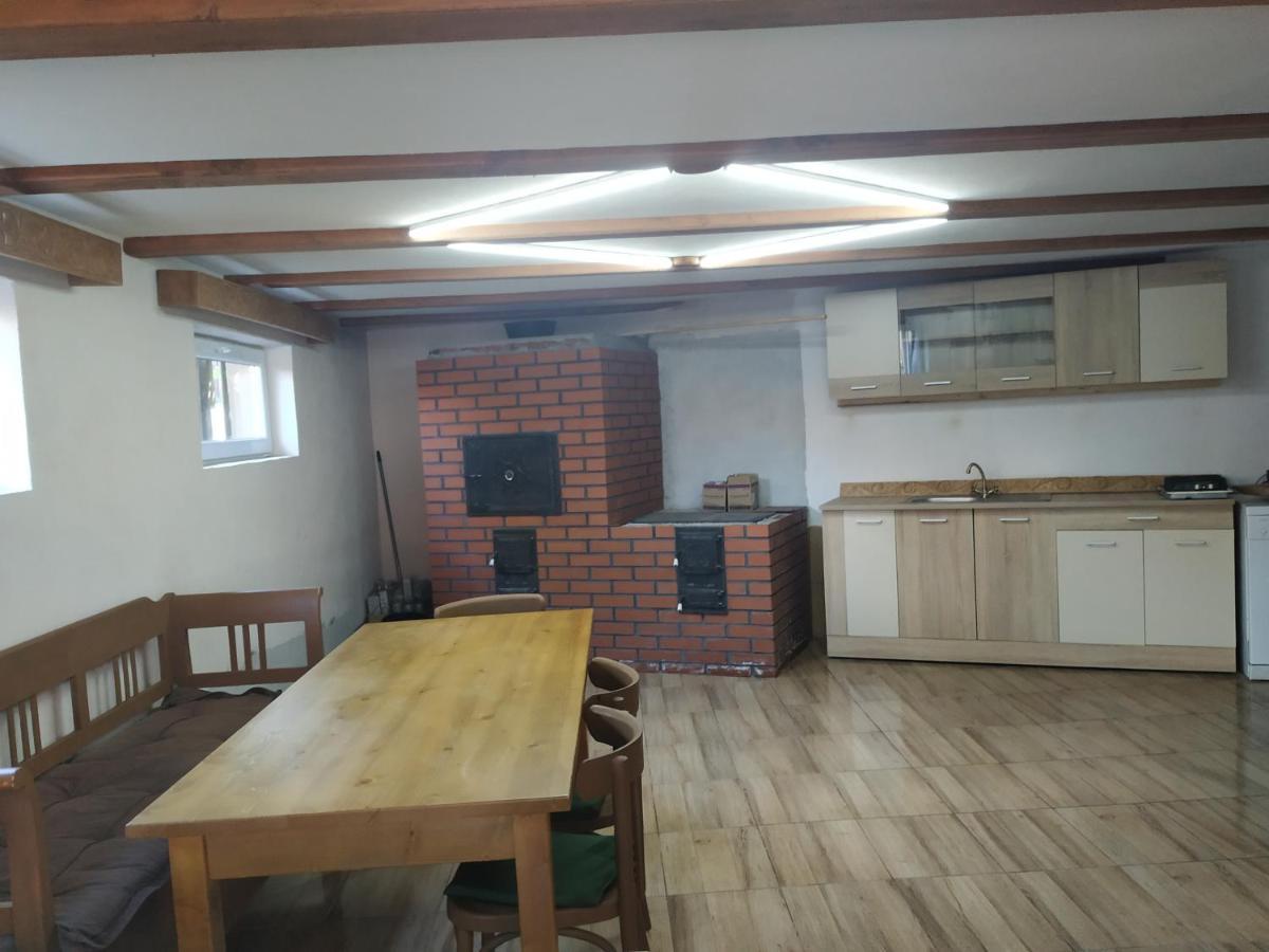 Kalmi Vendeghaz Hotel Corund  Zewnętrze zdjęcie