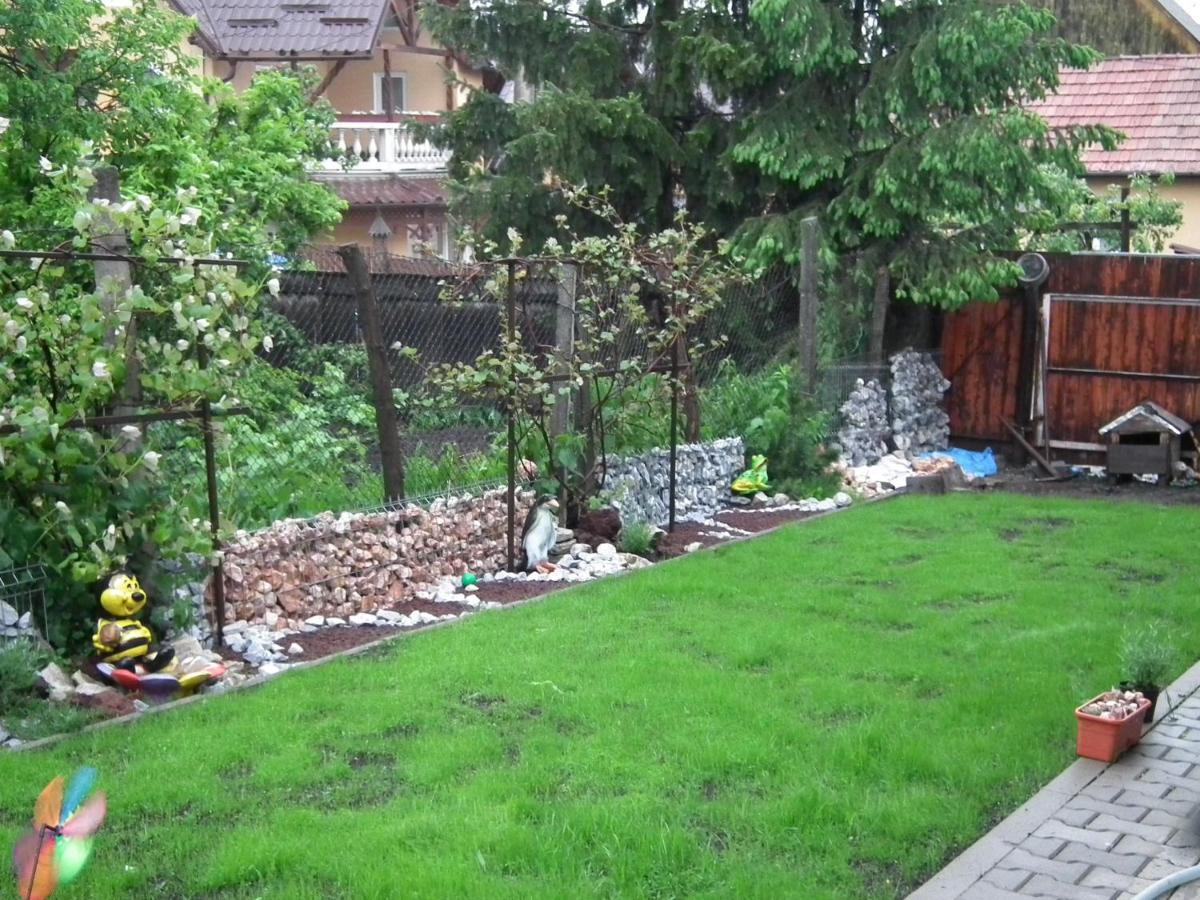 Kalmi Vendeghaz Hotel Corund  Zewnętrze zdjęcie