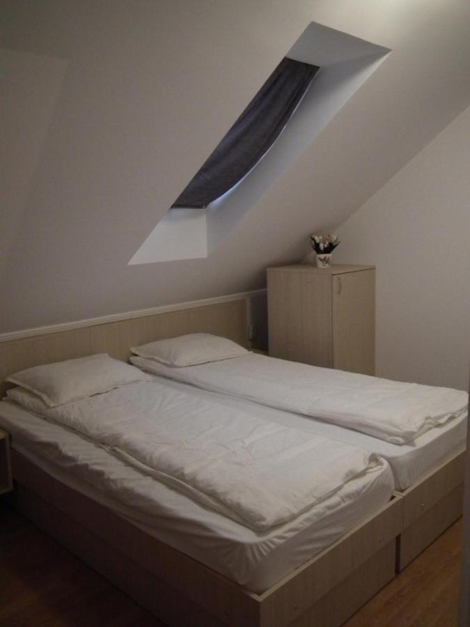 Kalmi Vendeghaz Hotel Corund  Zewnętrze zdjęcie