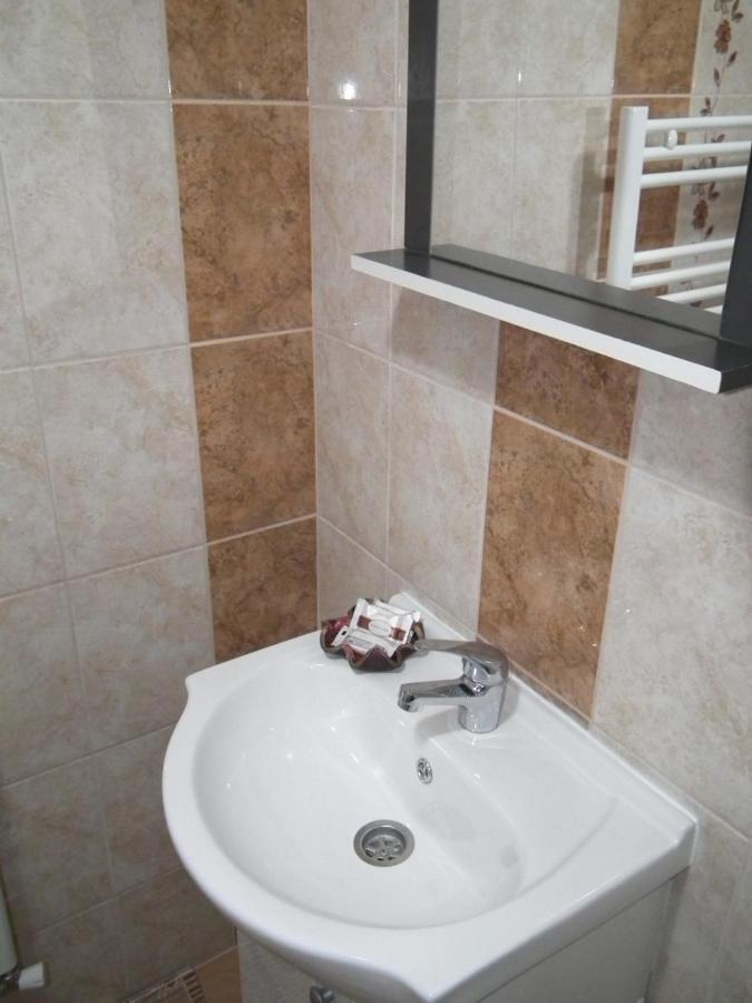 Kalmi Vendeghaz Hotel Corund  Zewnętrze zdjęcie