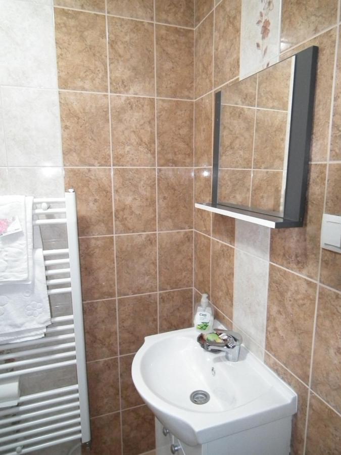 Kalmi Vendeghaz Hotel Corund  Zewnętrze zdjęcie